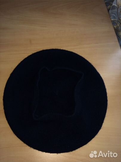 Чёрный тёплый зимний берет