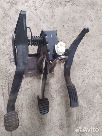 Блок педалей Nissan Almera G15