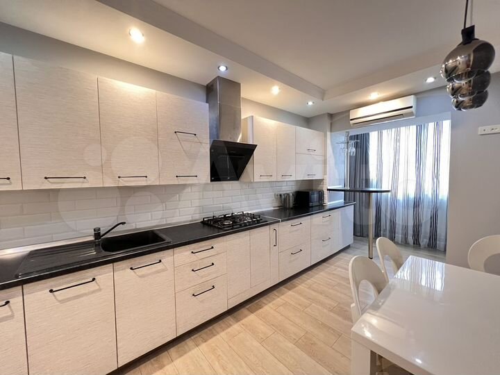 2-к. квартира, 52,5 м², 1/10 эт.