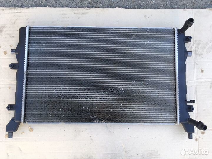 Радиаторы охлаждения Volkswagen Jetta 6. 2012год