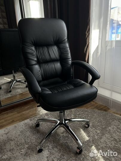 Офисное Кресло бюрократ новое