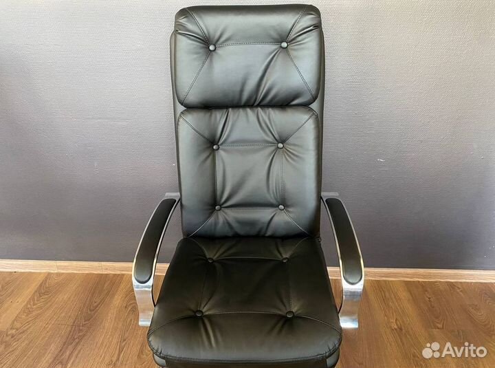 Компьютерное кресло. Кресло руководителя