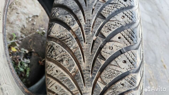 Goodyear UltraGrip Extreme 205/60 R16 92T