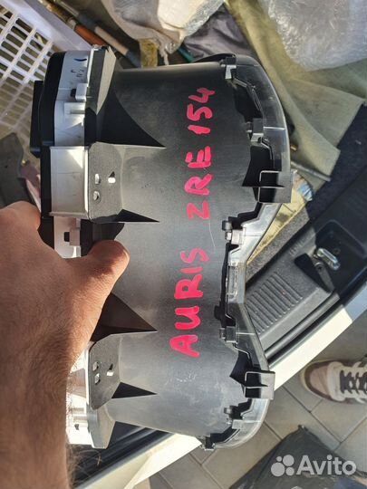 Панель приборов Auris zre154