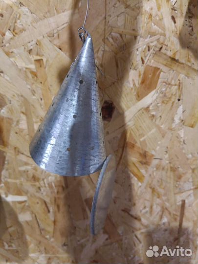 Кормушка для зимней прикормки рыбы