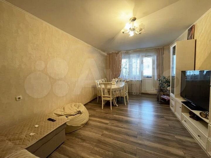 2-к. квартира, 64 м², 4/8 эт.