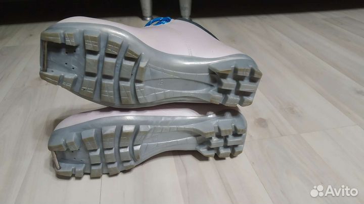 Лыжные ботинки 38