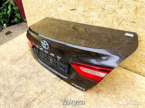 Toyota Camry V70 крышка багажника