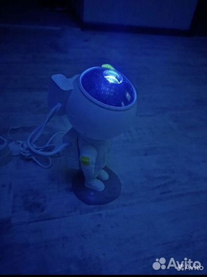 Ночник-проектор астронавт