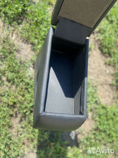 Подлокотник