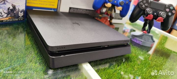 Sony PS4 Slim/2 Геймпада/3 Диска Хит