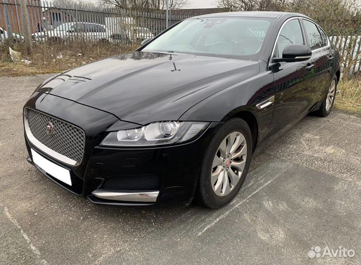 Разбирается jaguar xf (2016год)