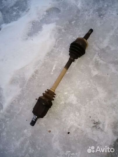 Запчасти на Nissan