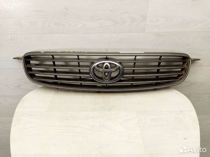 Решётка радиатора Toyota Corolla 8. 1999-2002