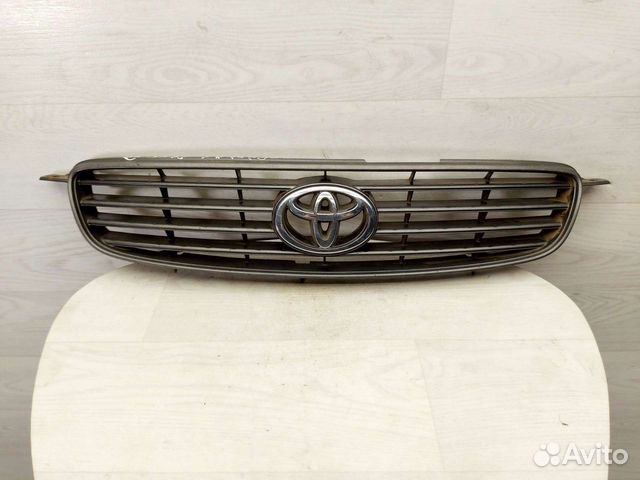 Решётка радиатора Toyota Corolla 8. 1999-2002