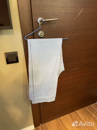 Нежно голубые брюки мужские