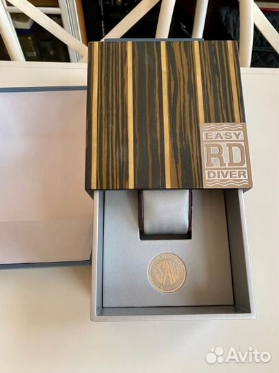 Коробка для часов Roger Dubuis