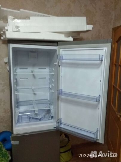 Холодильник новый двухкамерный Beko Total No Frost