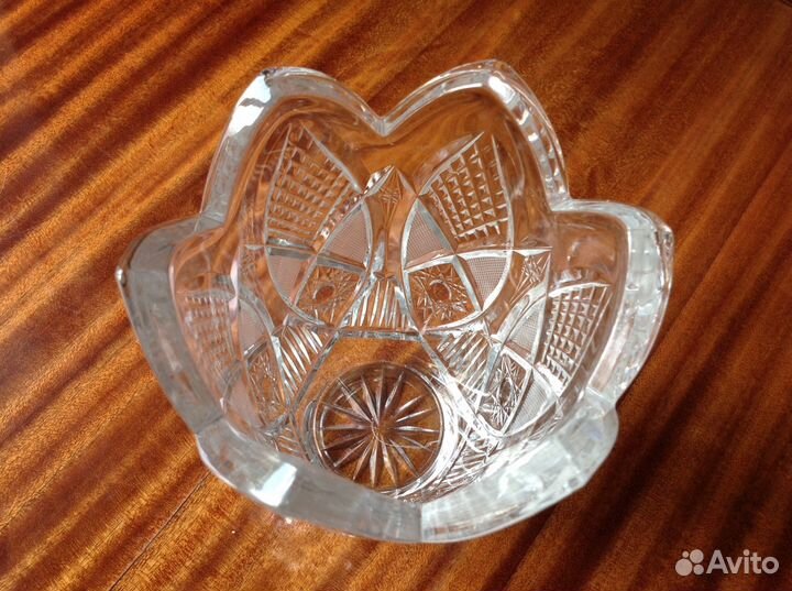 Ваза хрустальная