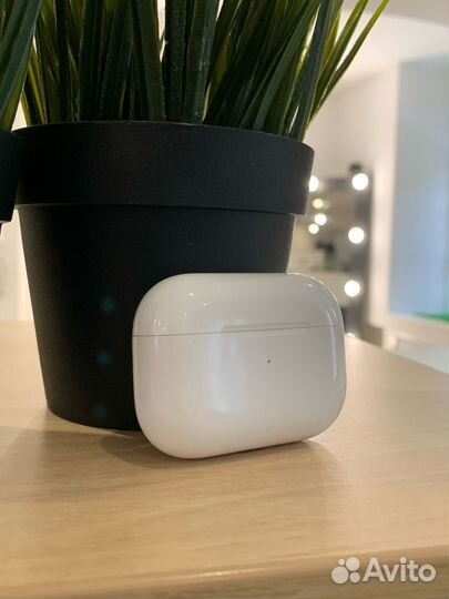 Apple AirPods Pro - White