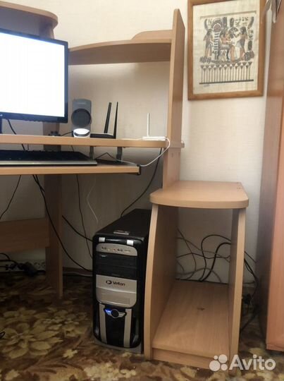 Компьютерный стол