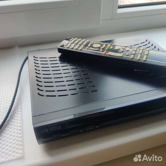 Ресивер триколор 8300 M