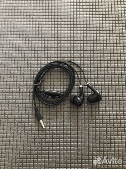 Наушники вкладыши