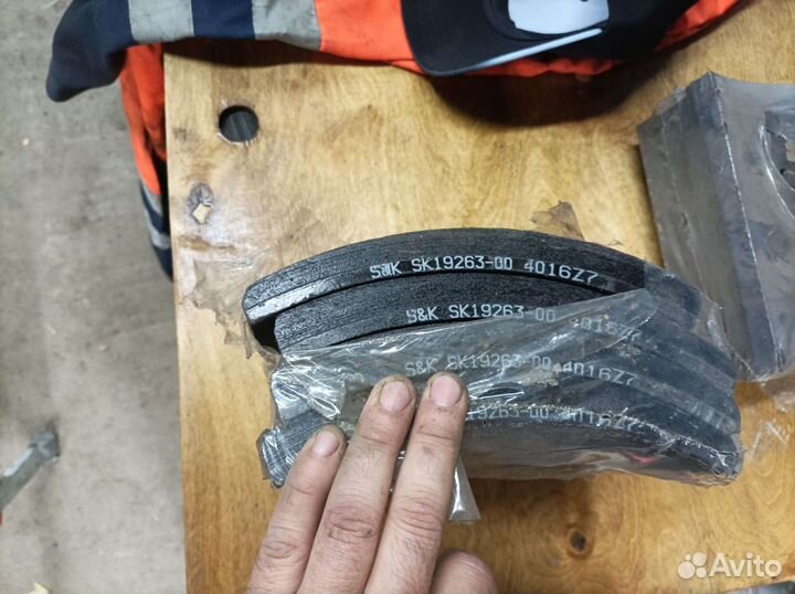 Iveco Евростар задние накладки колодок