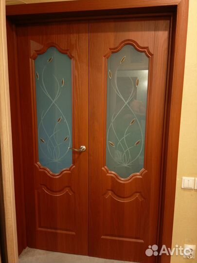 Межкомнатные двери бу 60 см с коробкой