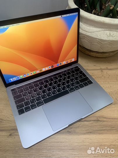 MacBook Pro 13 2019 i5 16gb 256gb