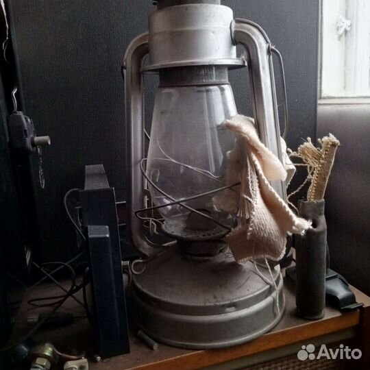 Советские телевизоры, магнитофон, приемник