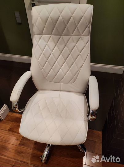 Офисное кресло руководителя бу