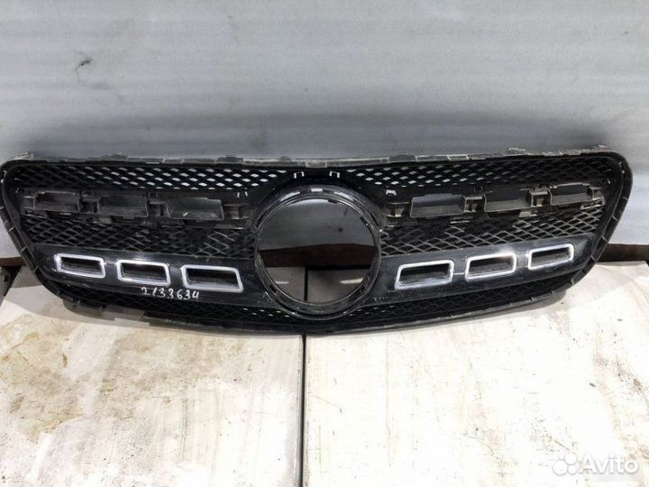 Решетка радиатора Mercedes-Benz Gla-Class X156