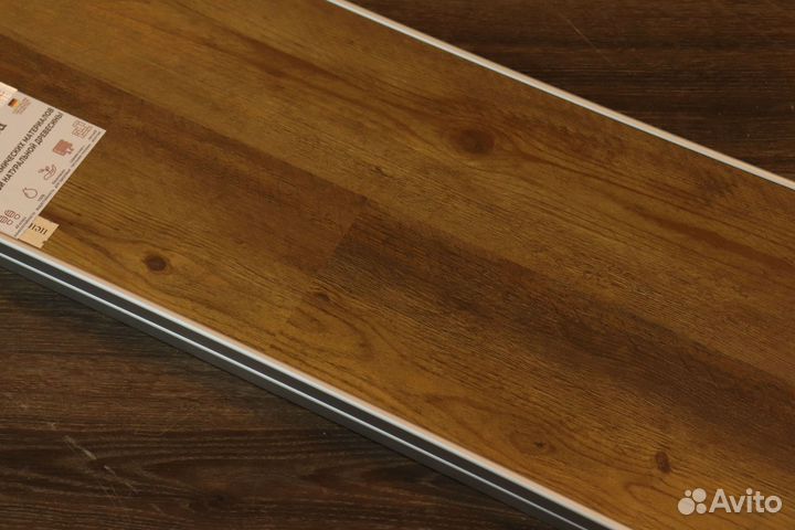 Кварцвиниловая плитка клеевая