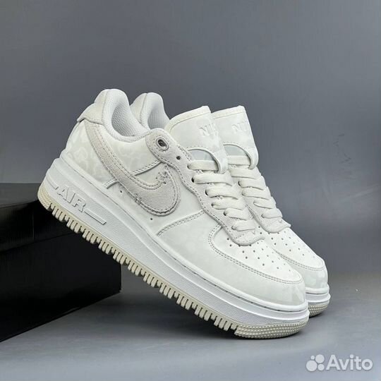 Nike Air Force 1 Luxe Summit White