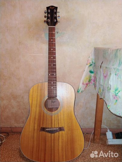 Акустическая гитара