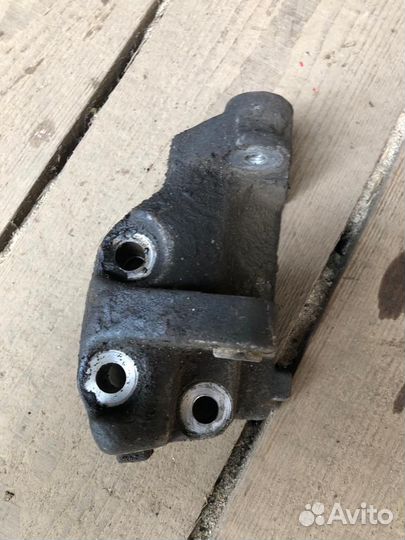 Кронштейн ваз