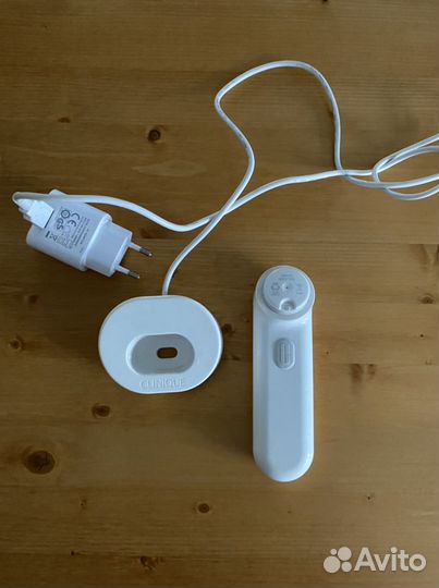 Массажер Clinique