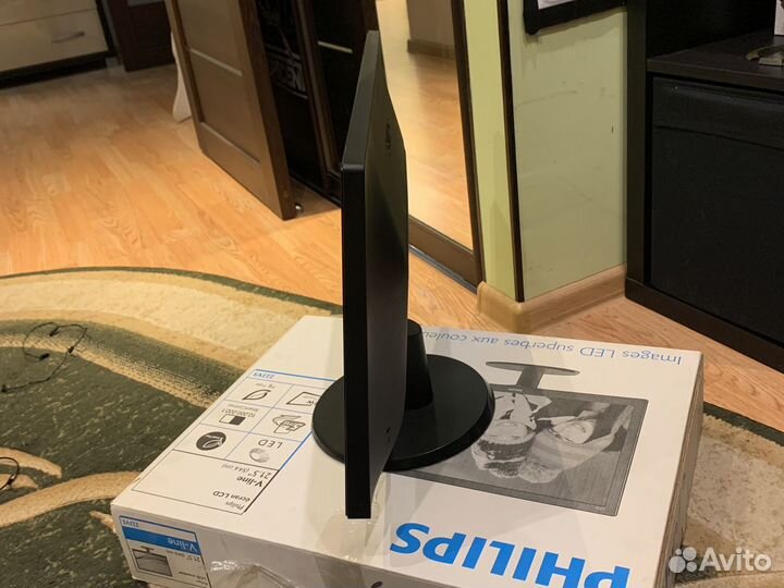 Монитор Philips v line 223v5