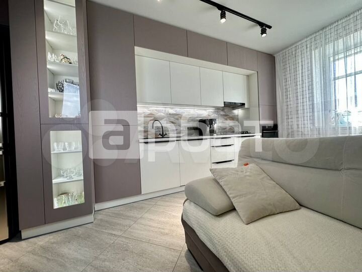 2-к. квартира, 64 м², 4/9 эт.