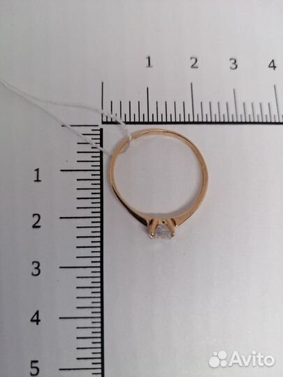 Золотое кольцо с фианитом 18р