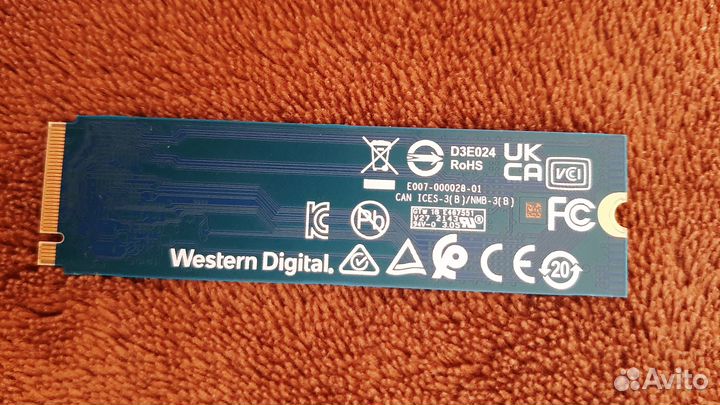 Продам M.2 NVMe накопитель WD Blue SN570 250 Гб
