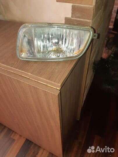 Фара противотуманка mitsubishi pajero 3