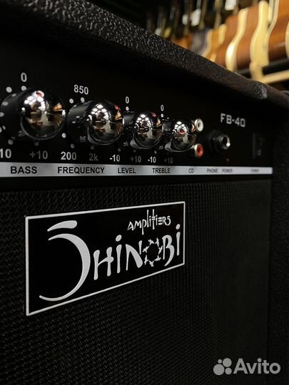 Комбик 40 ватт для бас-гитары (Новый)