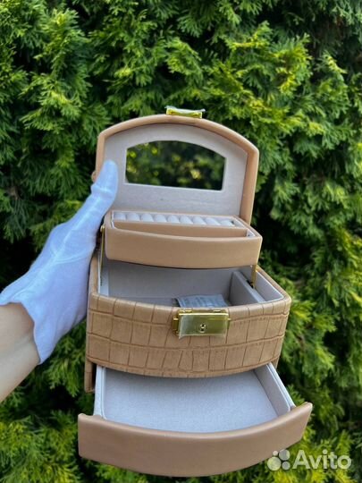 Шкатулка для украшений