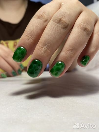 Маникюр с покрытием гель-лак