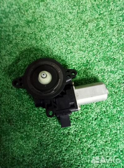 Моторчик стеклоподъемника задний правый Mazda 6 GH