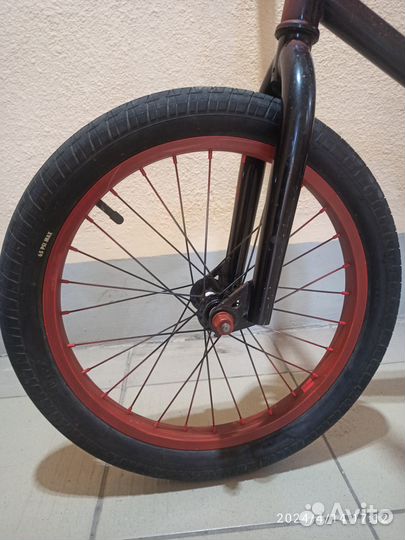 Трюковой велосипед BMX