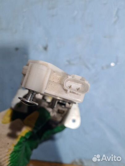 Замок багажника Mitsubishi Outlander XL 2008