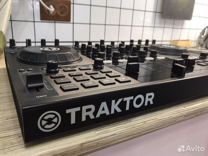 Native instruments traktor S4 MK1